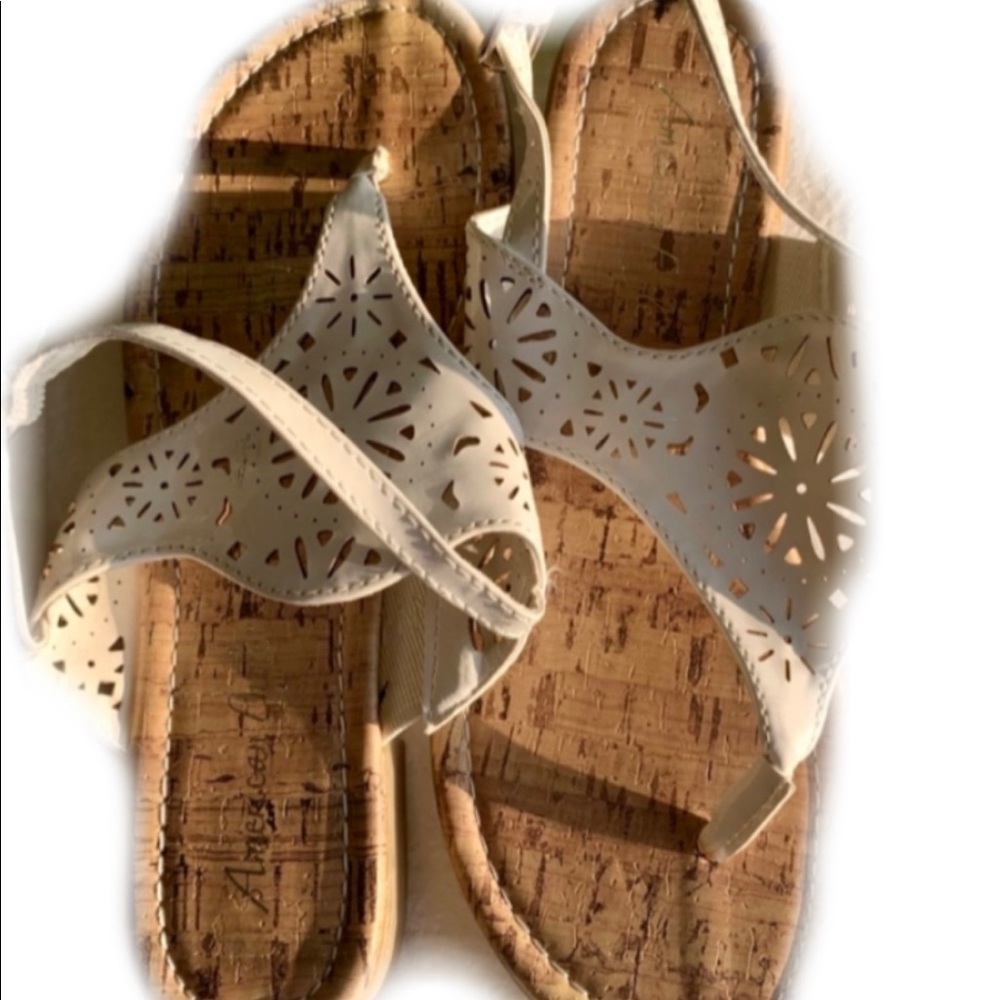 American Eagle Patent Leather Look Sandals - Picture 2 of 7